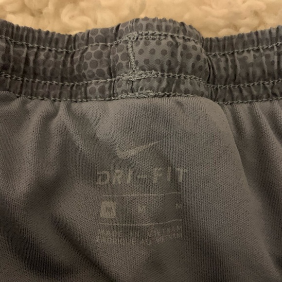 Girls Nike dri-fit shorts - Picture 3 of 4